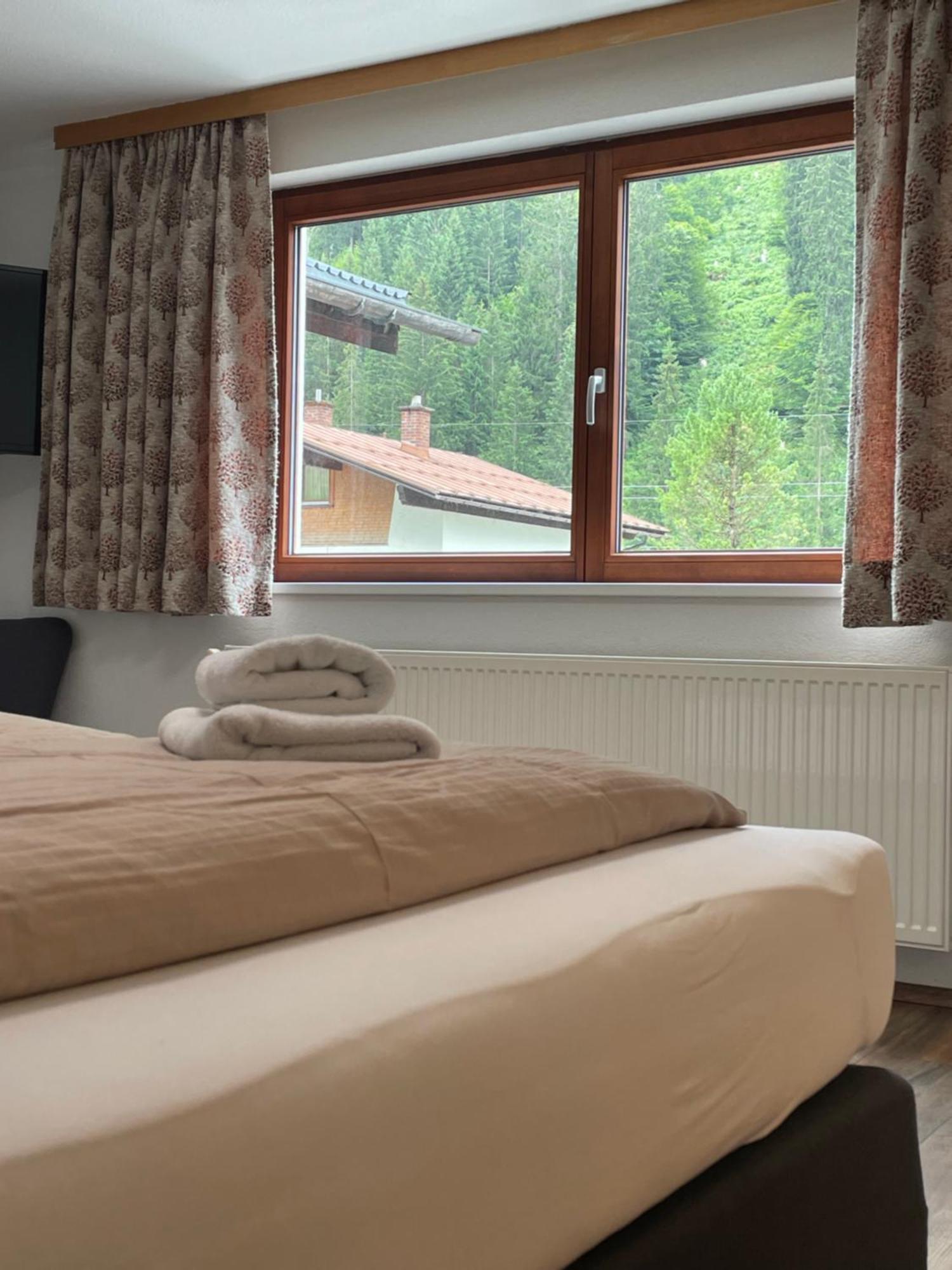 Haus St. Martin Hotell Klosterle am Arlberg Eksteriør bilde